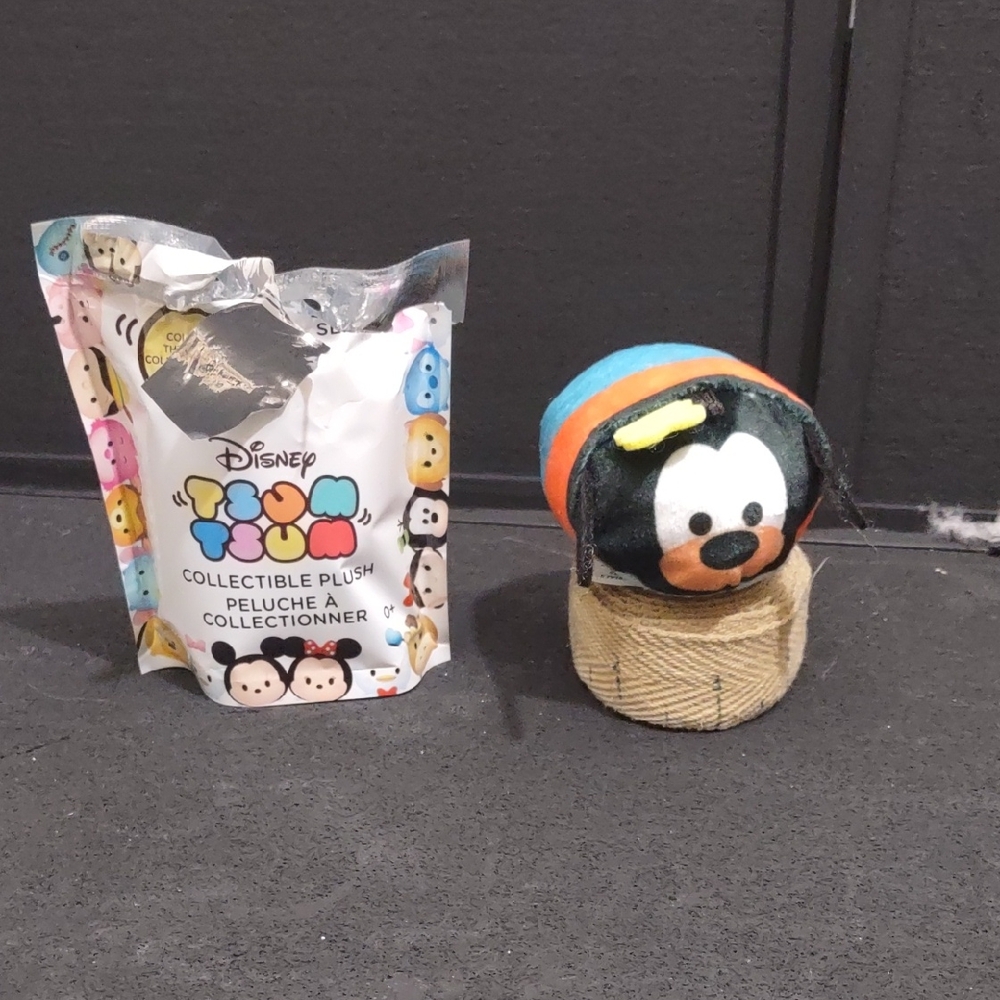 SLIGHTLY USED COLLECTIBLE TSUM TSUM SERIES 1 (GOOFY)
